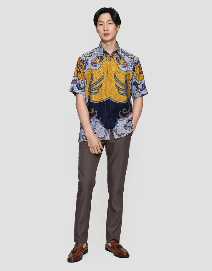 Arjuna Weda Gagarudaan Elegan Hem Batik Pria