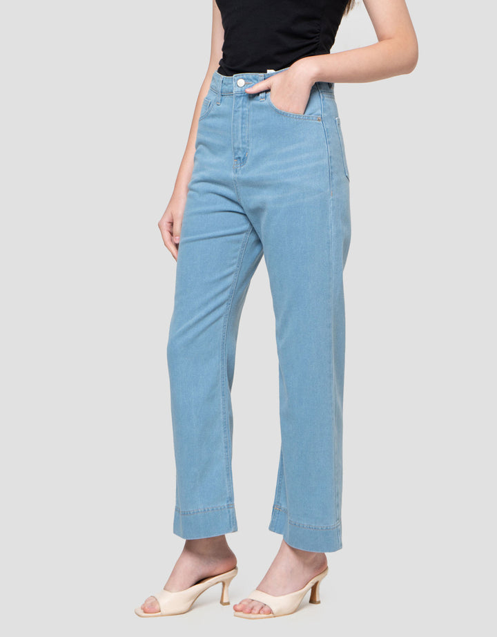 Nevada Straight Fit Celana Denim Wanita
