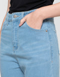 Nevada Straight Fit Celana Denim Wanita