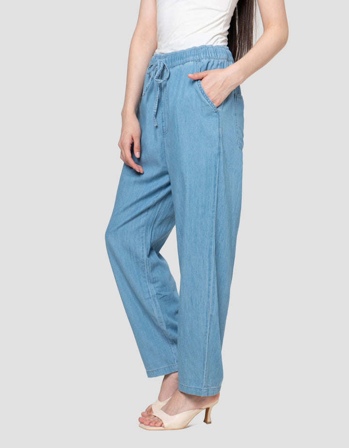 Nevada Tappered Celana Denim Wanita