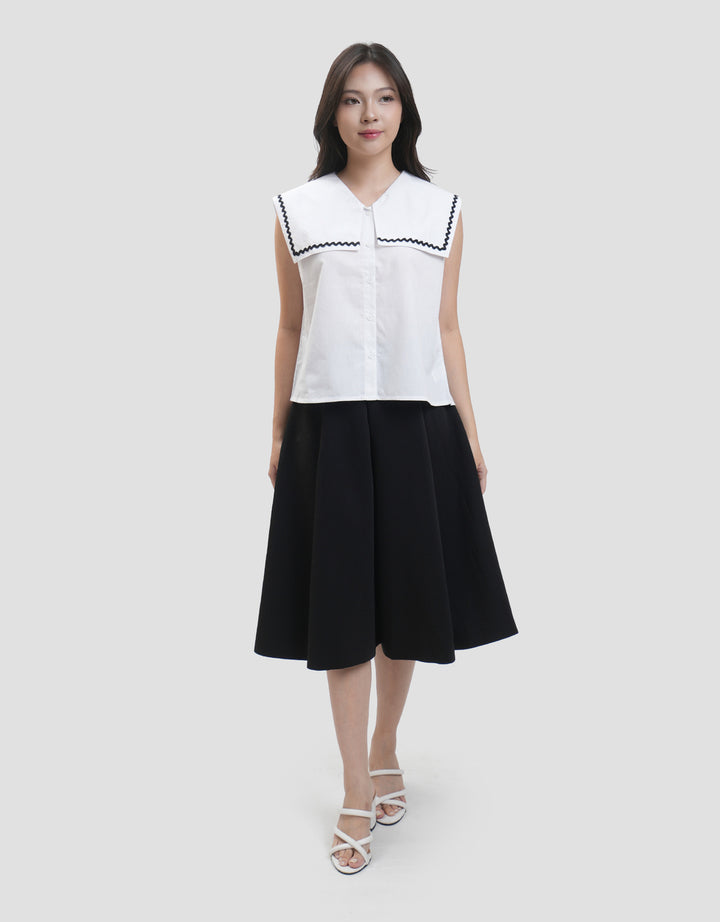 Nevada Wide Collar Blouse Wanita