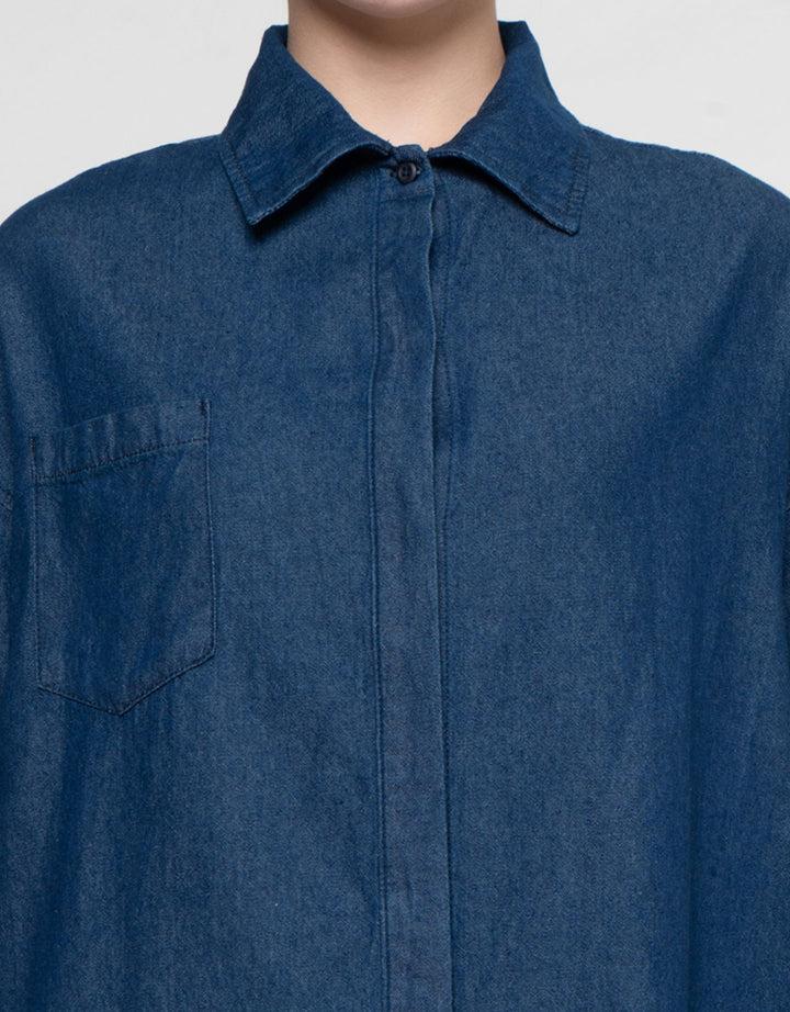 Annisa Oversized Kemeja Denim Wanita