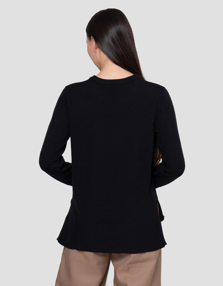 Annisa With Gold Button Kaos Oversize Wanita