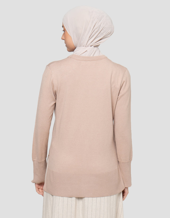 Annisa With Gold Button Kaos Oversize Wanita