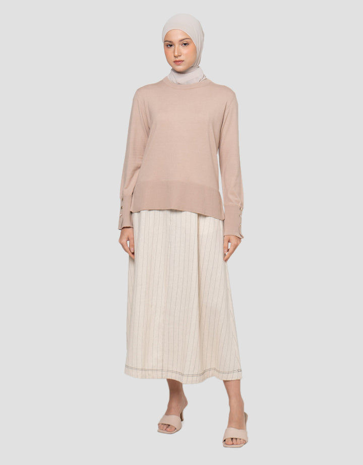 Annisa With Gold Button Kaos Oversize Wanita