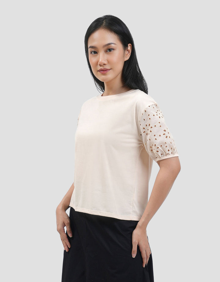 Connexion Eyelet Tgn Kaos Wanita