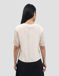 Connexion Eyelet Tgn Kaos Wanita