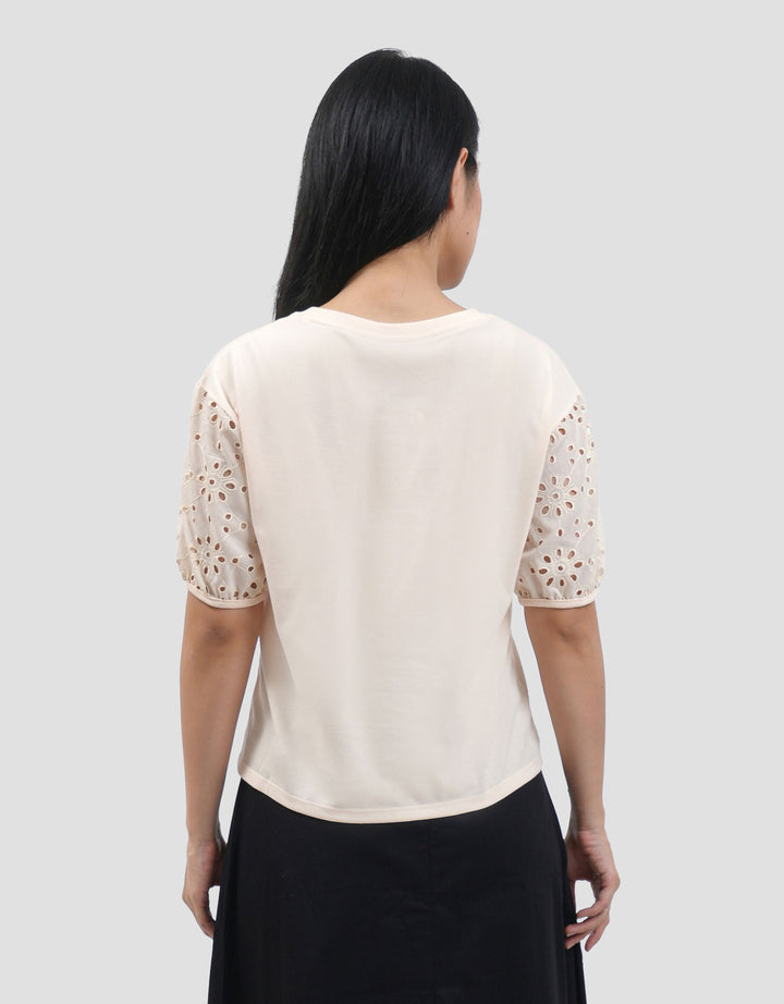 Connexion Eyelet Tgn Kaos Wanita