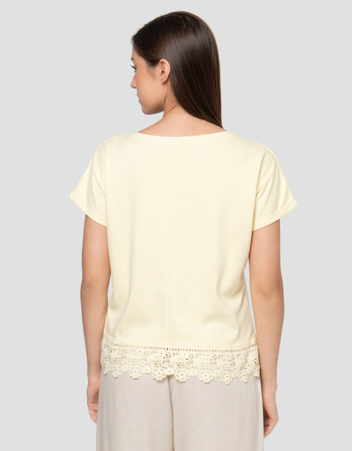 Connexion Kb Eyelet Kaos Wanita