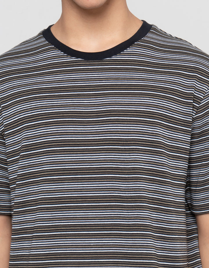 Cole Stripes Double Urban Revivo Kaos Pria