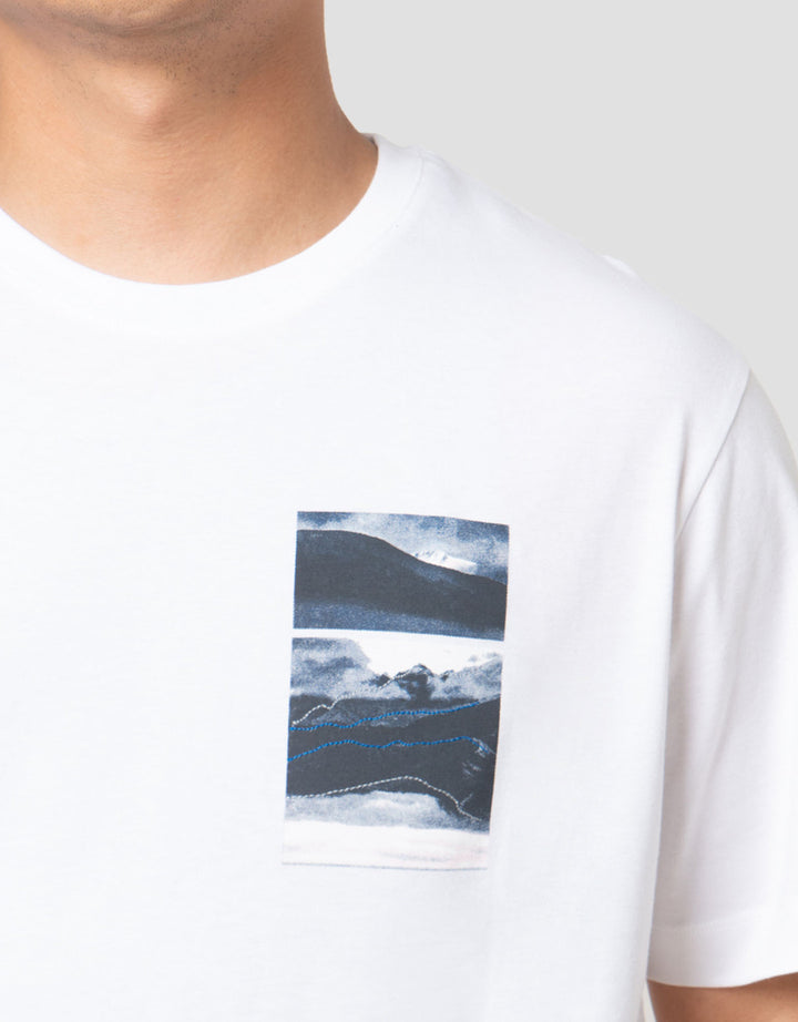 Cole Graphic Discharge And Embroidery Mountain Kaos Pria