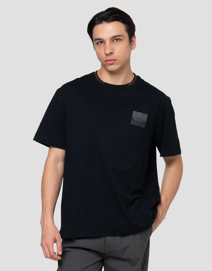 Cole Graphic Collar Manset Smart Fit Kaos Pria