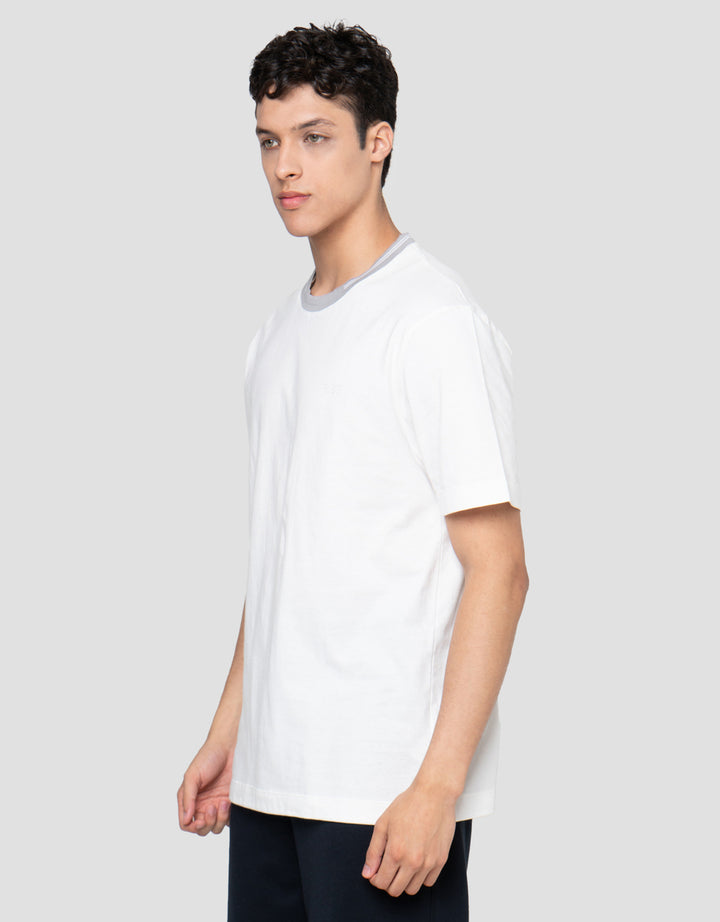 Cole Graphic Collar Manset Smart Fit Kaos Pria