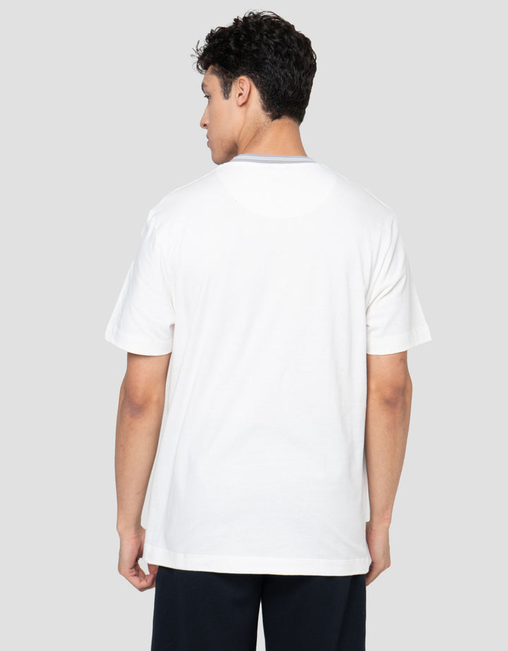 Cole Graphic Collar Manset Smart Fit Kaos Pria