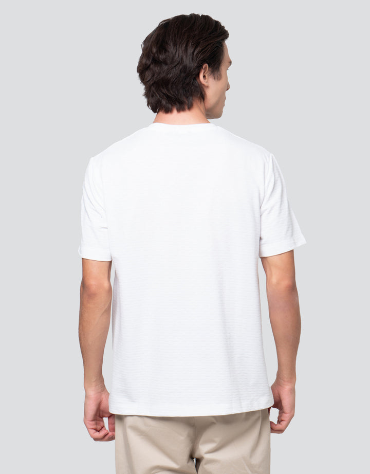 Cole Solid Texture Welt Pocket Repeat Kaos Pria