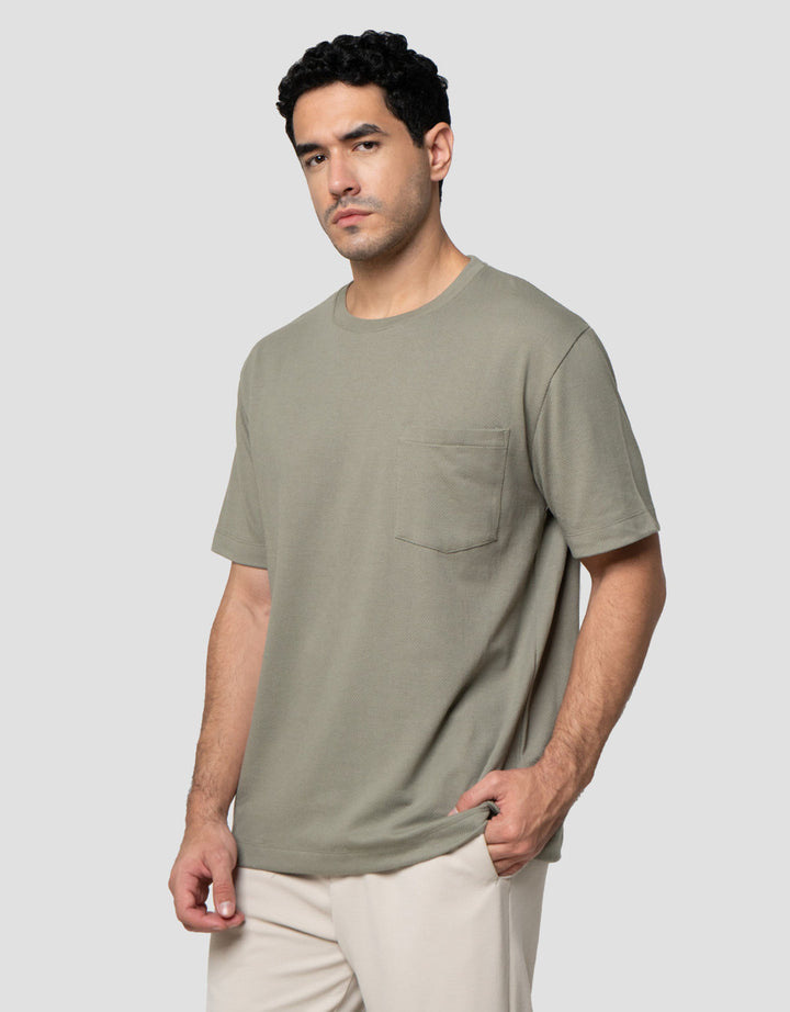 Cole Solid Popcorn Patch Pocket Reg Fit Kaos Pria