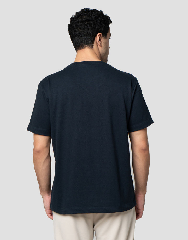 Cole Solid Popcorn Patch Pocket Reg Fit Kaos Pria