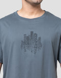 Cole Graphic Building Regular Fit Kaos Pria