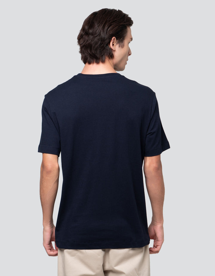 Cole Graphic Embroidery Elevation Reg Fit Kaos Pria