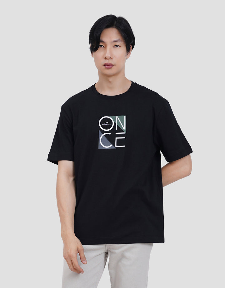Cole Graphic Regular Fit Kaos Lengan Pendek Pria
