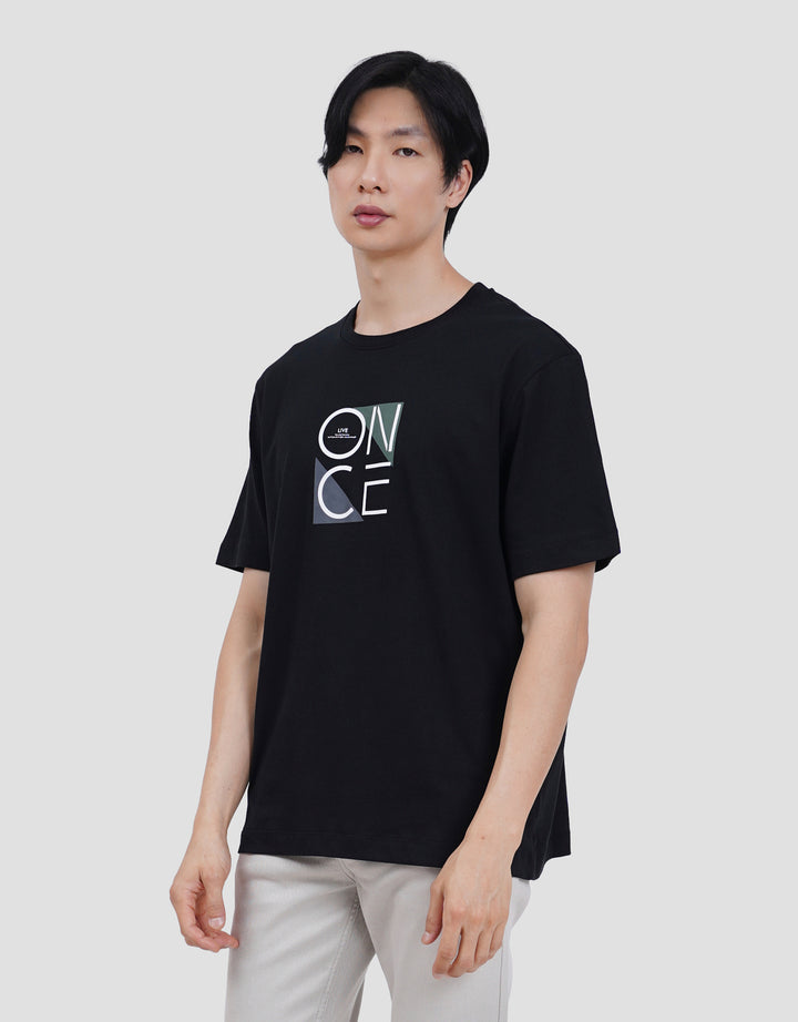 Cole Graphic Regular Fit Kaos Lengan Pendek Pria