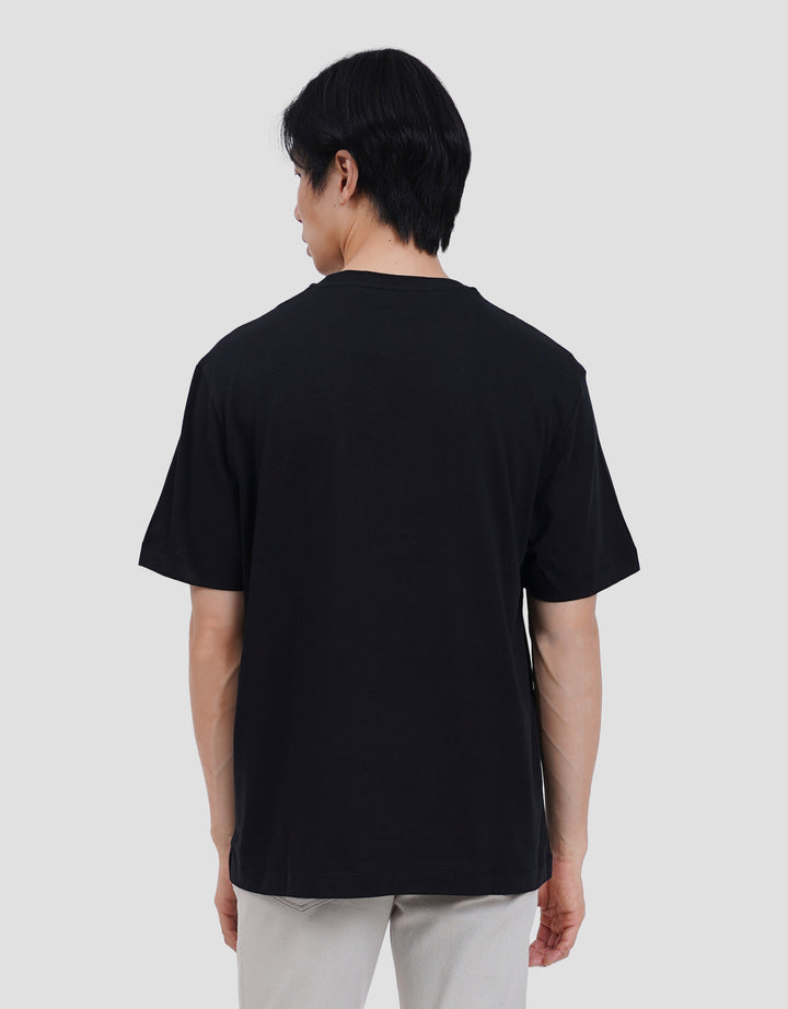 Cole Graphic Regular Fit Kaos Lengan Pendek Pria