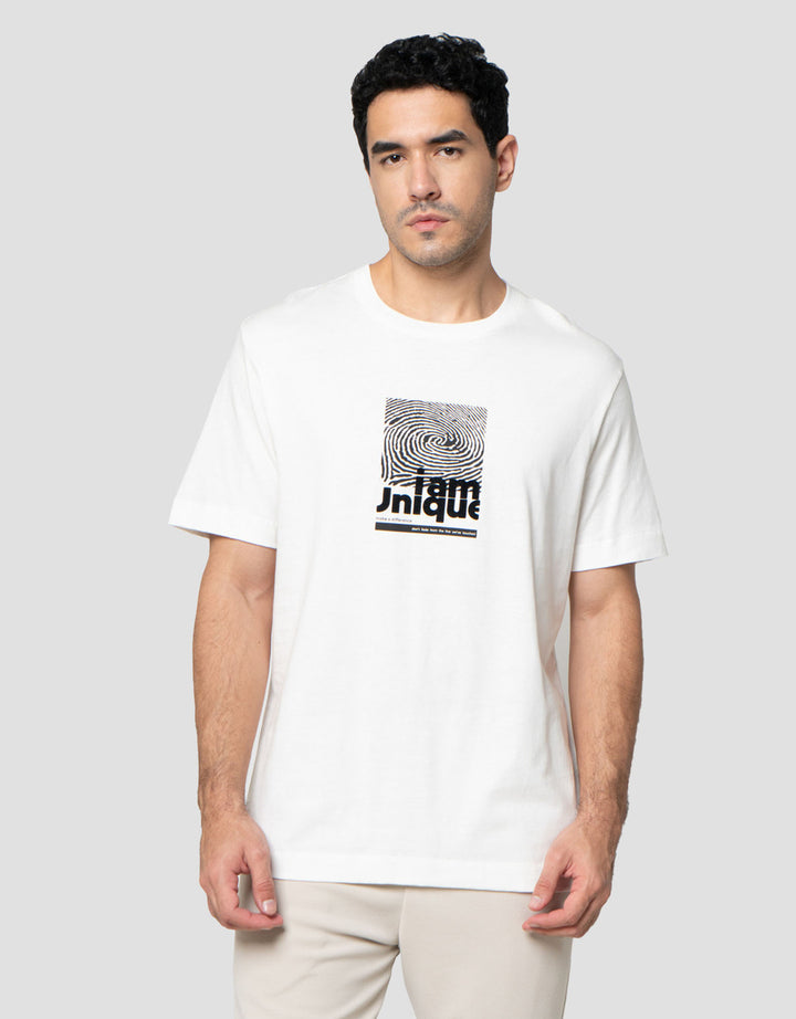 Cole Graphic Regular Fit Unique Kaos Pria