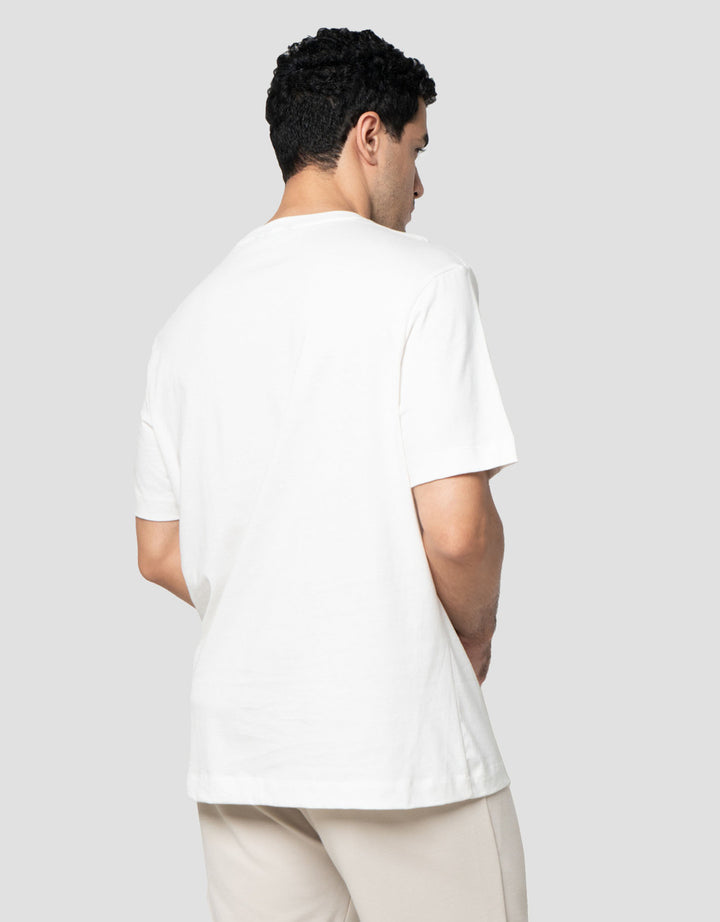 Cole Graphic Regular Fit Unique Kaos Pria