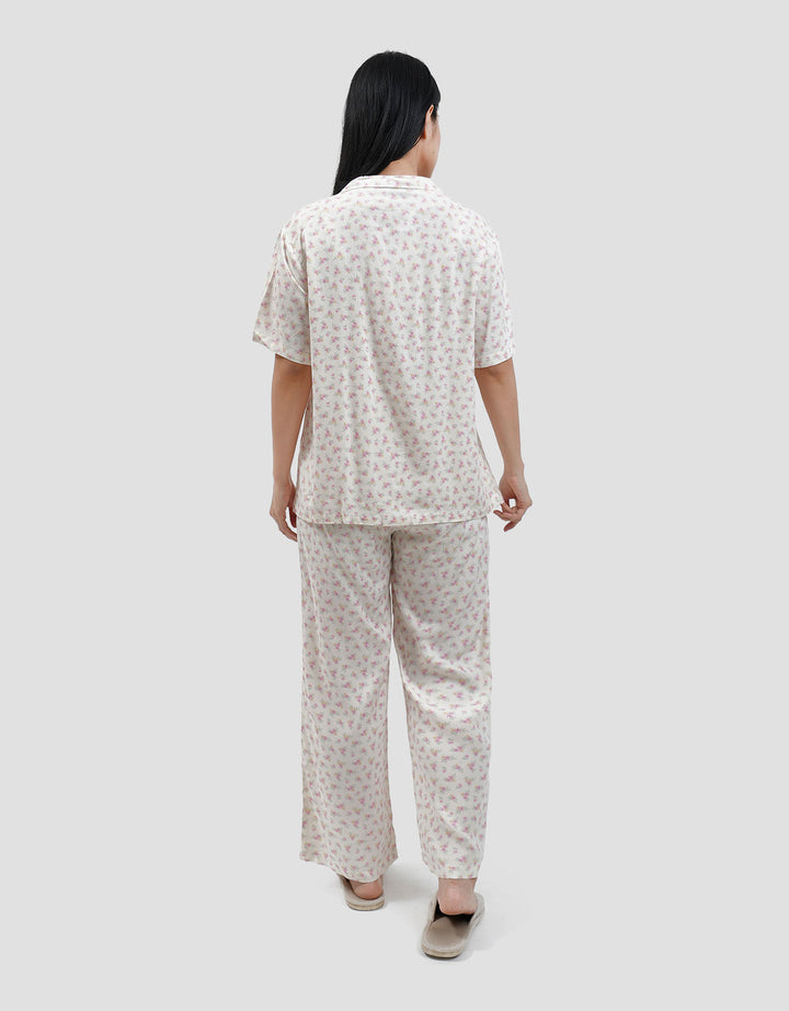 Disney Pooh In Flowery Meadow With Detailed Pocket Setelan Piyama Wanita