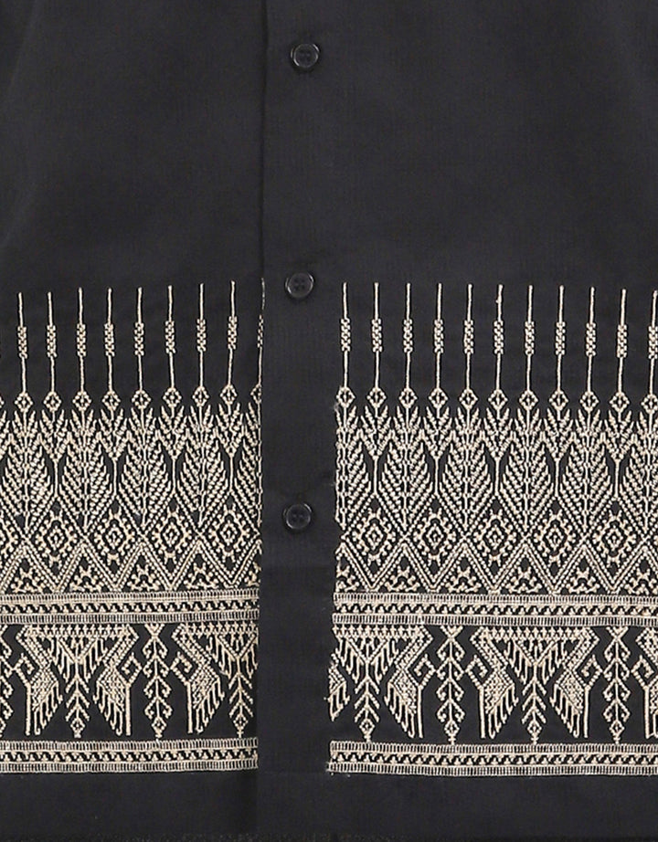 Intresse Spun GoldBaju Koko Lengan Panjang Pria