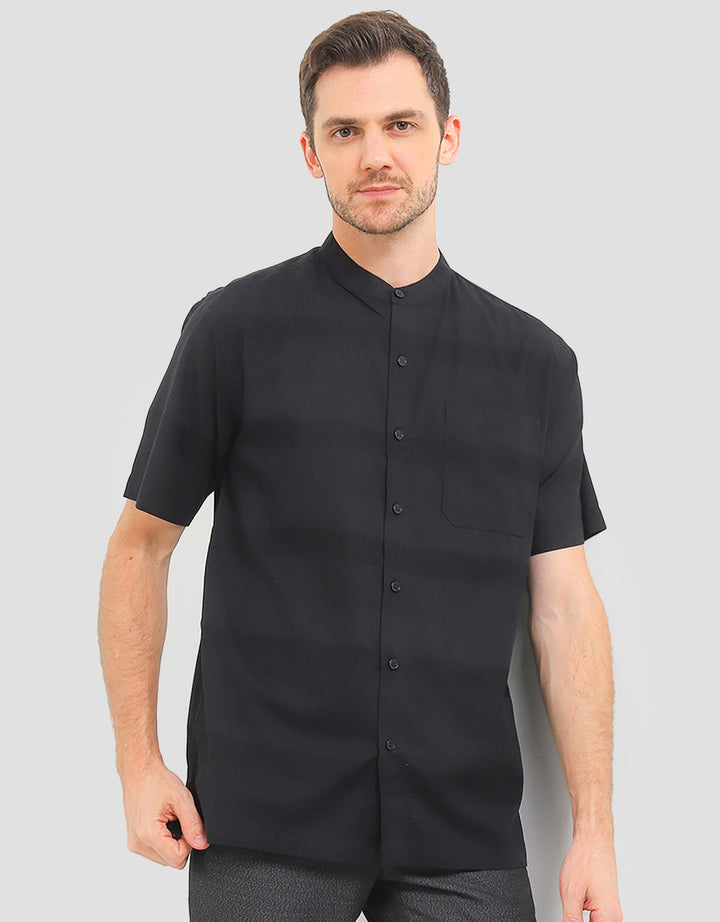 Intresse Battery Point Baju Koko Lengan Pendek Pria