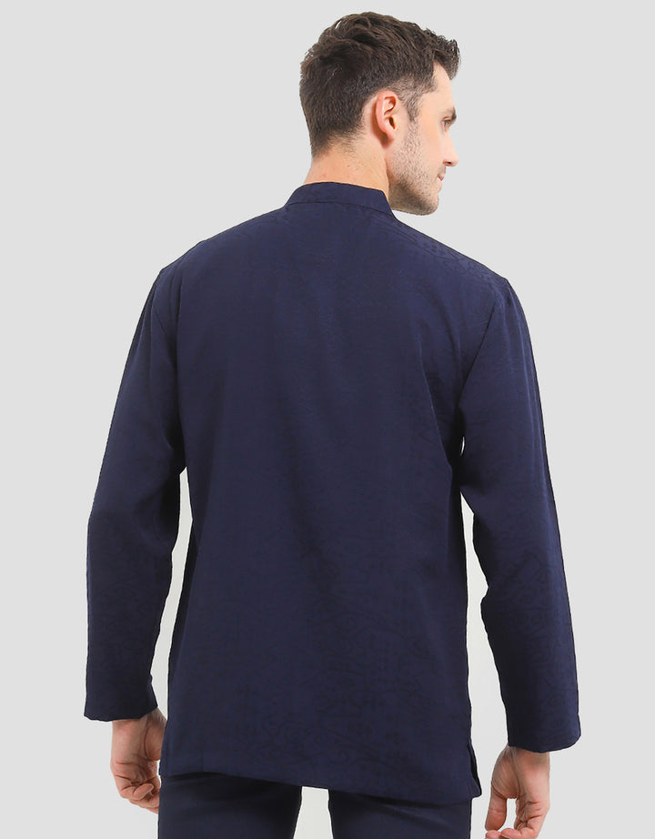 Intresse KeppelBaju Koko Lengan Panjang Pria