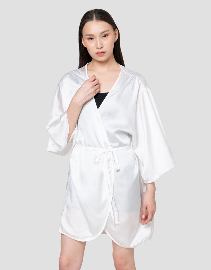 St. Yves Satin Kimono Wanita