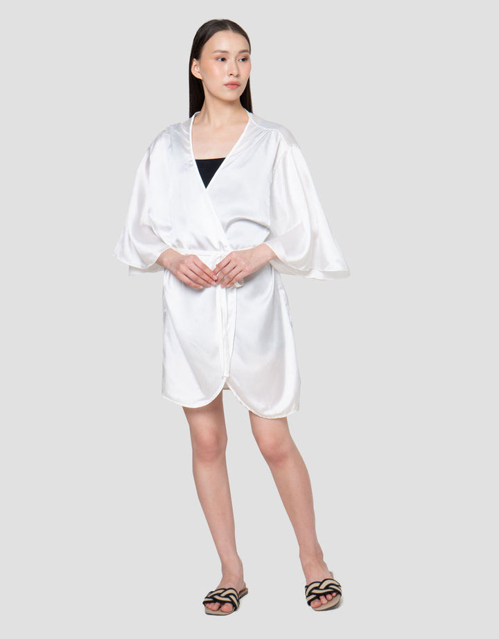 St. Yves Satin Kimono Wanita