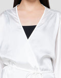 St. Yves Satin Kimono Wanita