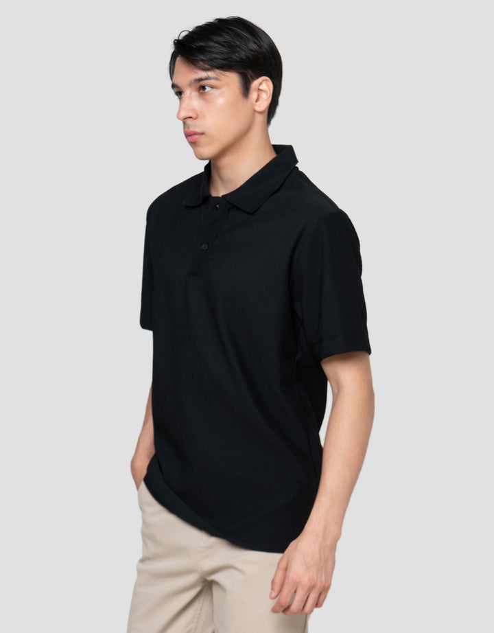 Cole Texture Pleated Slim Fit Kaos Polo Pria