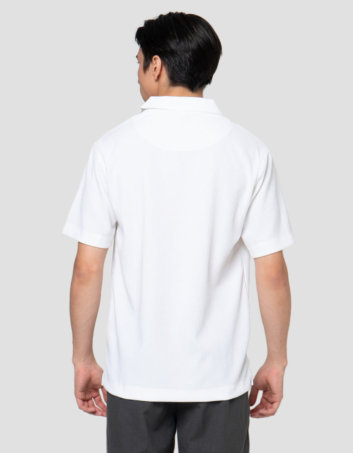 Cole Texture Pleated Slim Fit Kaos Polo Pria