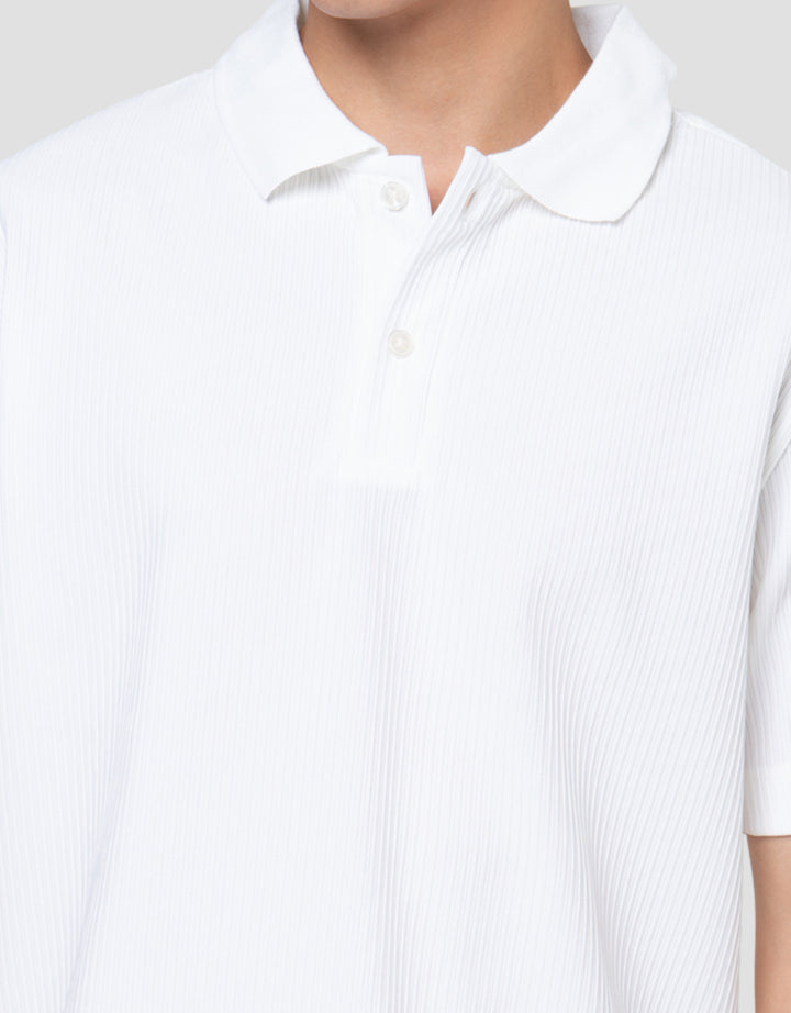 Cole Texture Pleated Slim Fit Kaos Polo Pria