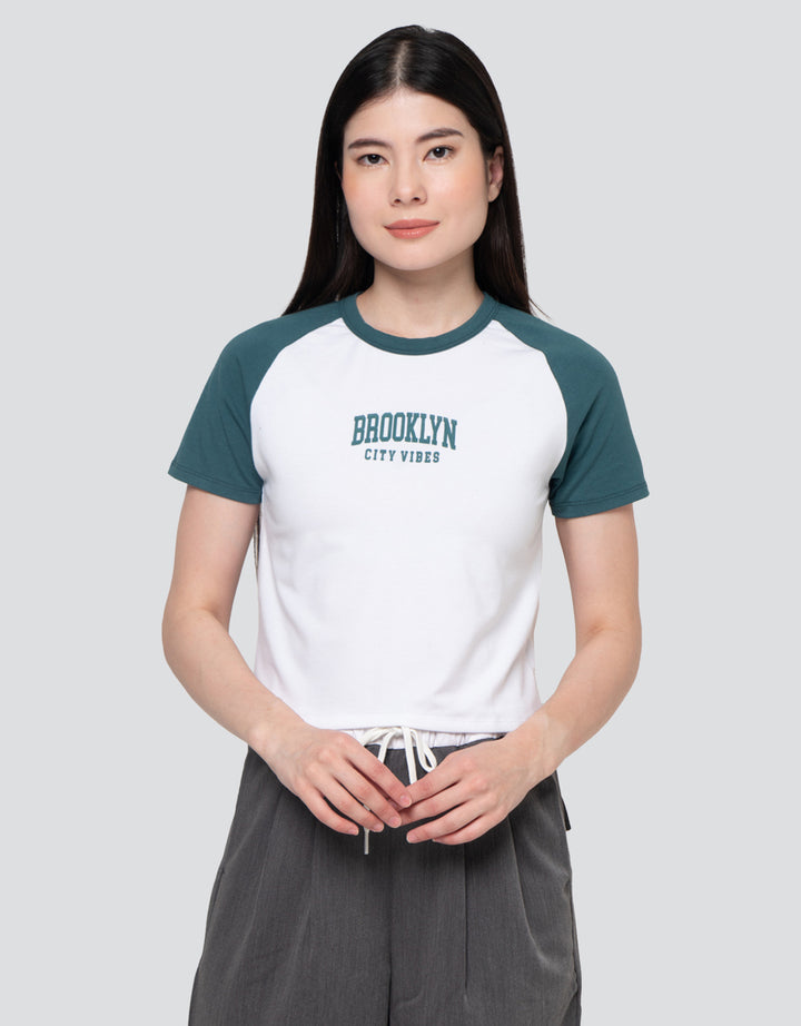 Nevada Raglan Kaos Wanita