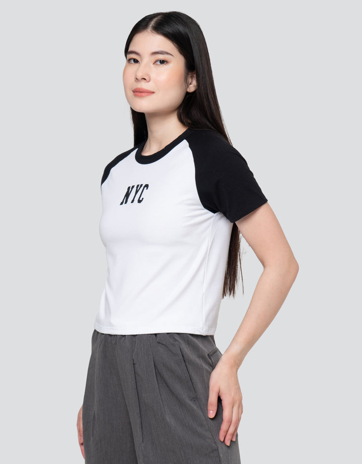 Nevada Raglan Kaos Wanita