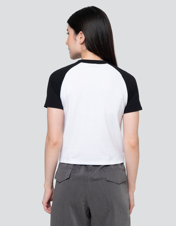 Nevada Raglan Kaos Wanita