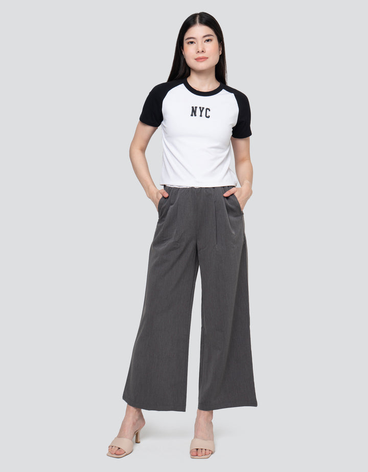 Nevada Raglan Kaos Wanita