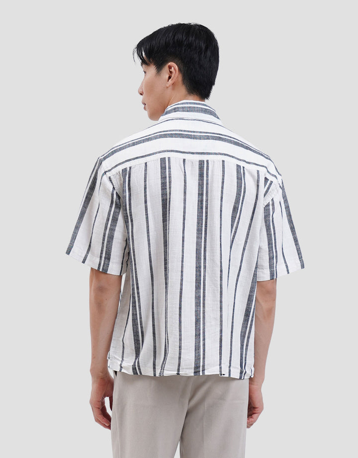 Lois KLS622R Kemeja Lengan Pendek Pria