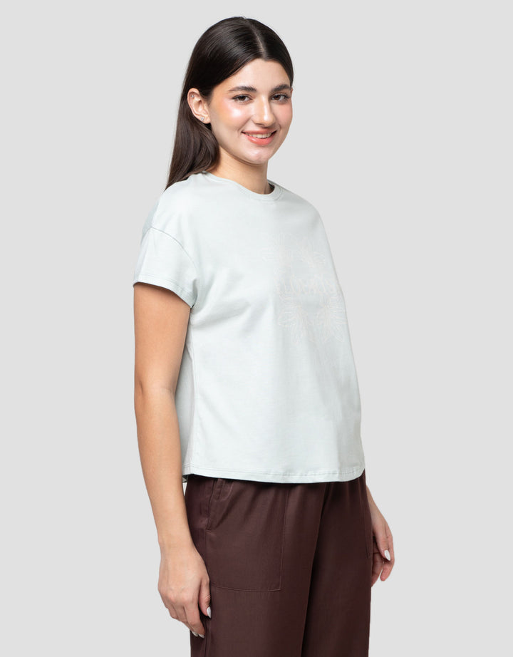 Connexion Outline Lily Kaos Wanita