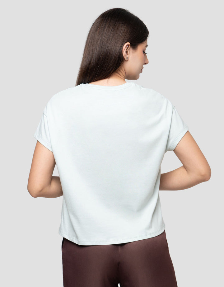 Connexion Outline Lily Kaos Wanita