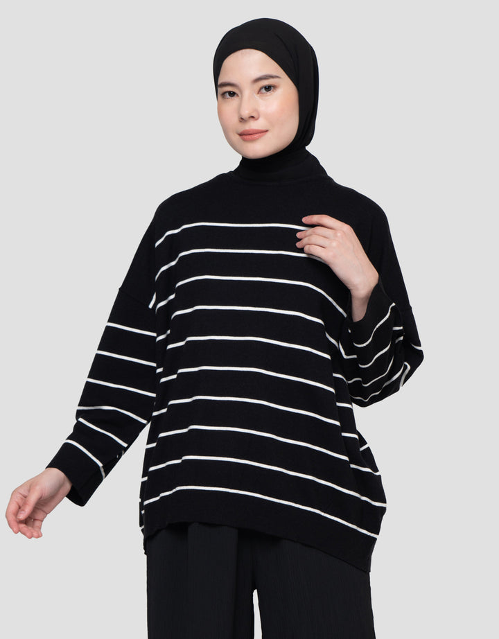 Annisa Knit Top Oversize Stripe Printed Kaos Wanita