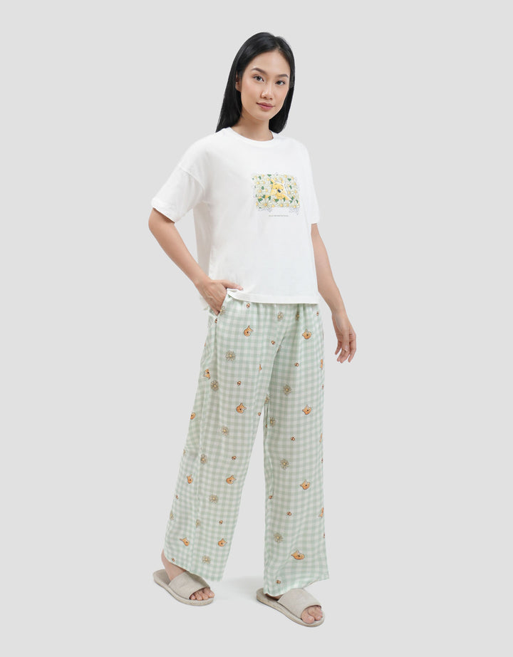 Disney Pooh Smell The Flower Setelan Piyama Wanita