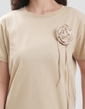 Connexion With Flower Tangkai Kaos Lengan Pendek Wanita