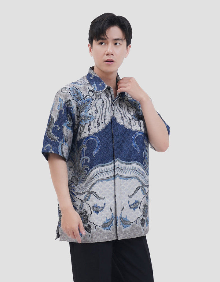 Arjuna Weda Hem Peksi Rerengan Parang Kemeja Batik Pria