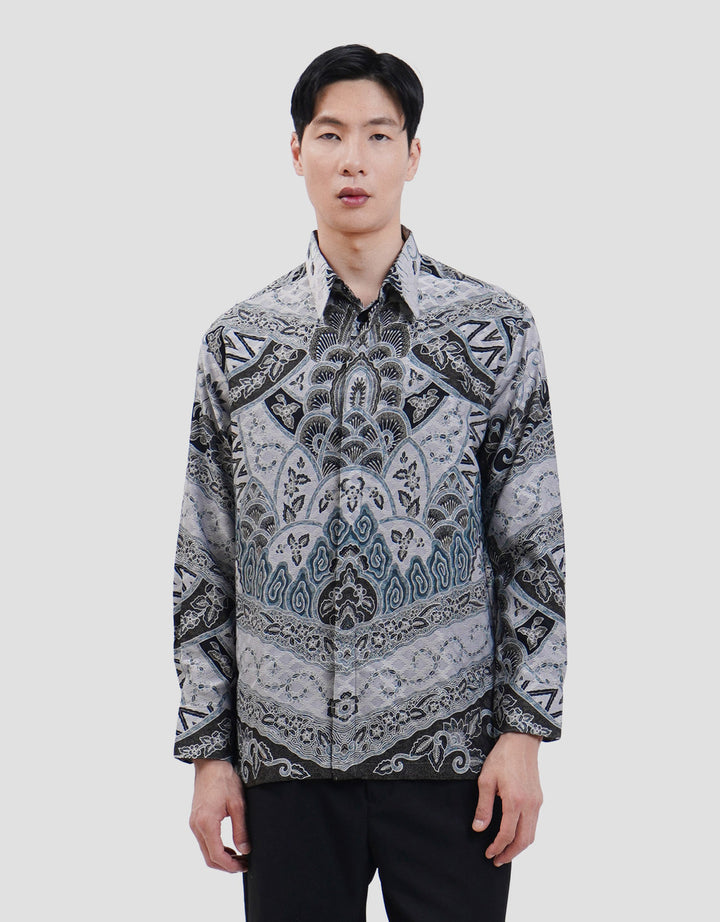 Arjuna Weda Regular Fit Mega Mendung Kemeja Batik Pria